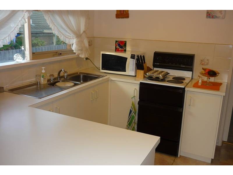 35 Valley View Crescent, Berwick VIC 3806