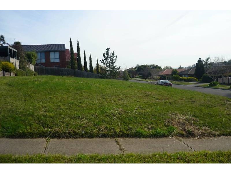 1 Avebury Drive, Berwick VIC 3806