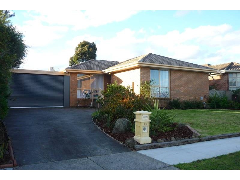 35 Bosco Close, Narre Warren VIC 3805