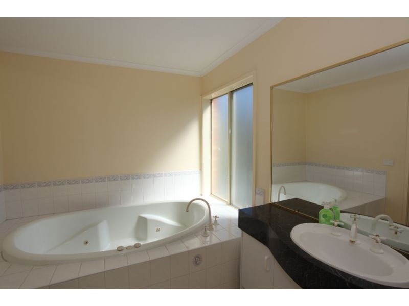 22 Allardice Parade, Berwick VIC 3806