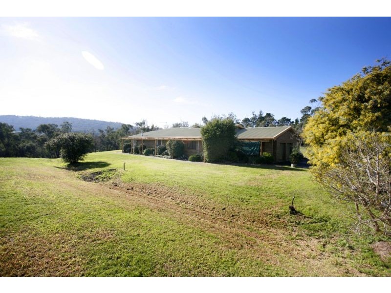 24 Larmour Road, Pakenham VIC 3810