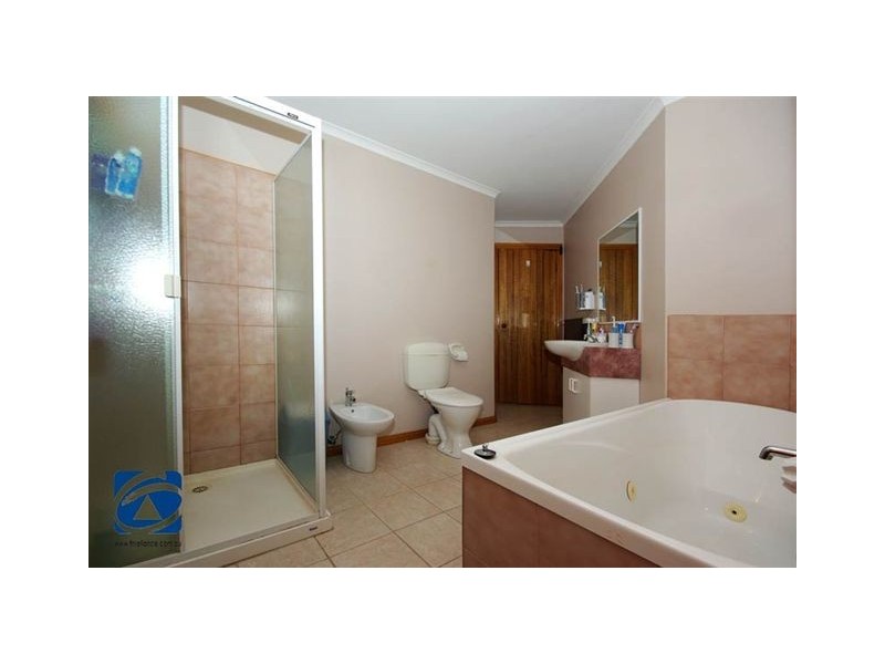 41 Archibald Avenue, Narre Warren VIC 3805