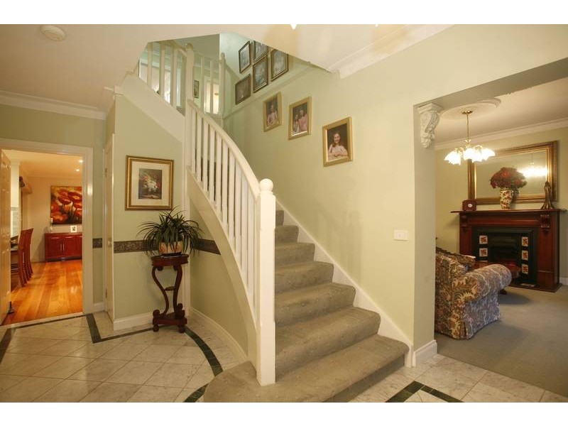 5 Garden View Court, Narre Warren North VIC 3804