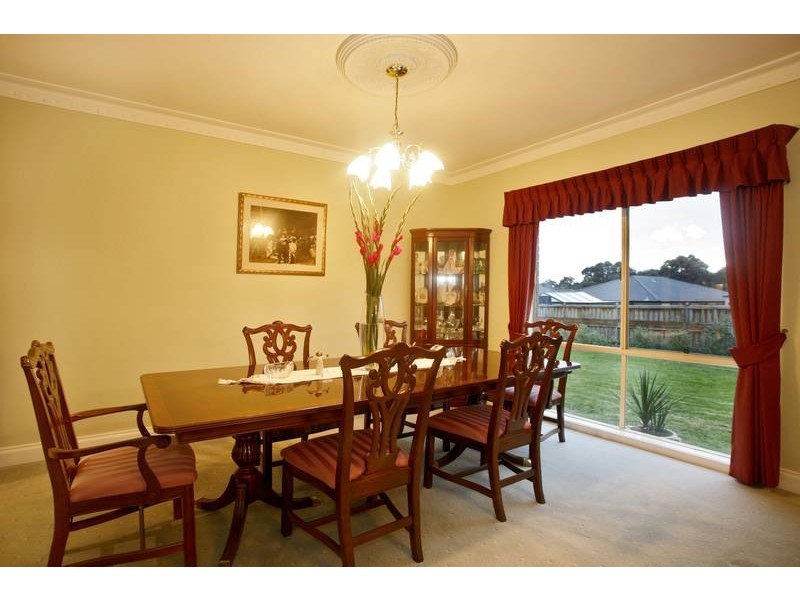 5 Garden View Court, Narre Warren North VIC 3804