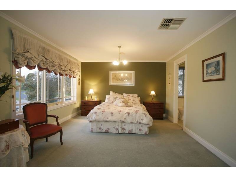 5 Garden View Court, Narre Warren North VIC 3804