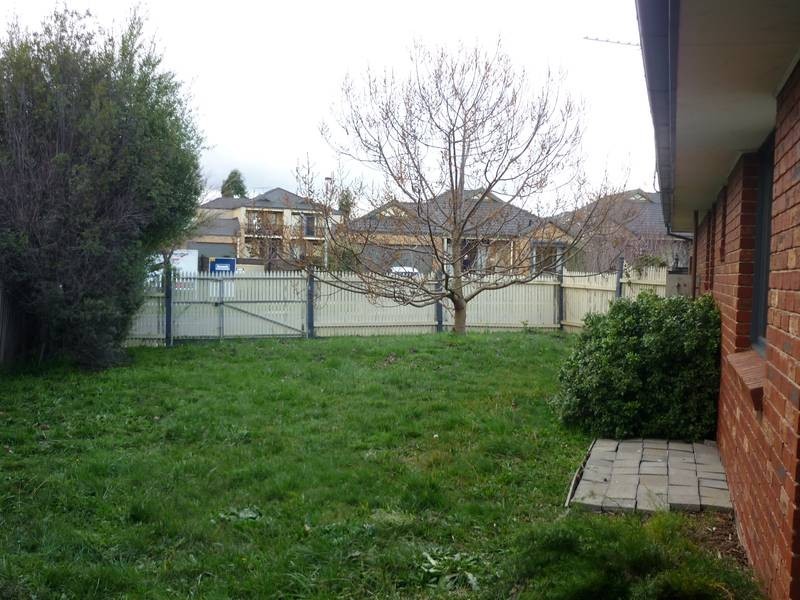 15 Marlesford Crescent, Berwick VIC 3806