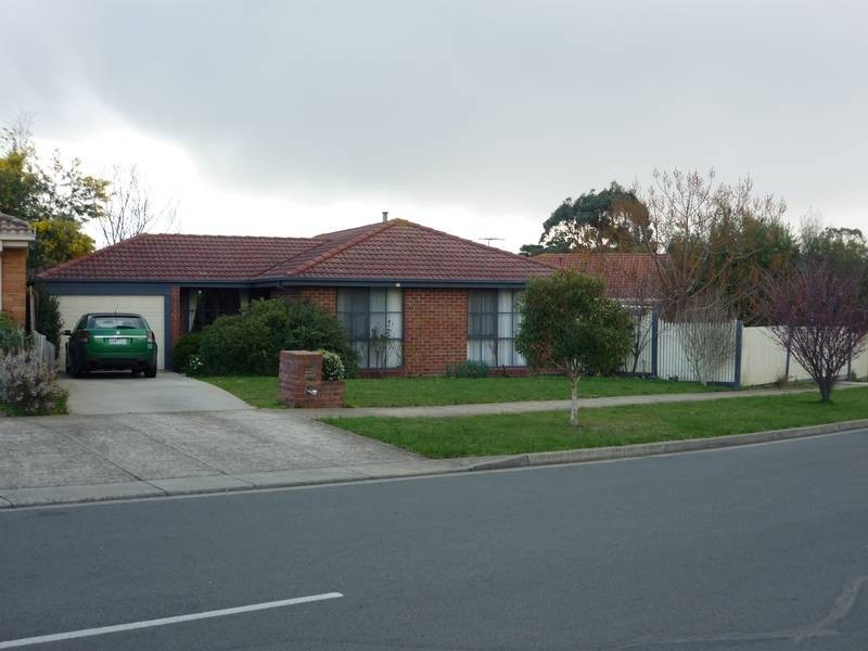 15 Marlesford Crescent, Berwick VIC 3806