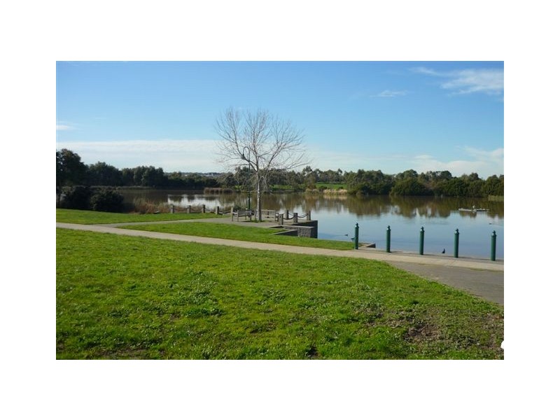 Lot 186, 77 Berwick Springs Promenade, Narre Warren South VIC 3805