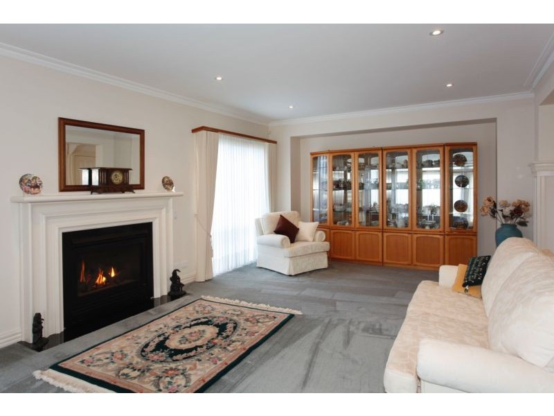 66 Montbrae Circuit, Narre Warren VIC 3805