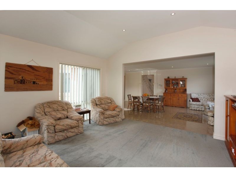 66 Montbrae Circuit, Narre Warren VIC 3805