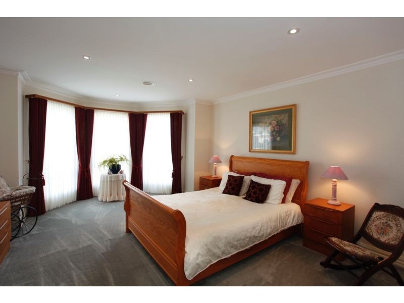 66 Montbrae Circuit, Narre Warren VIC 3805