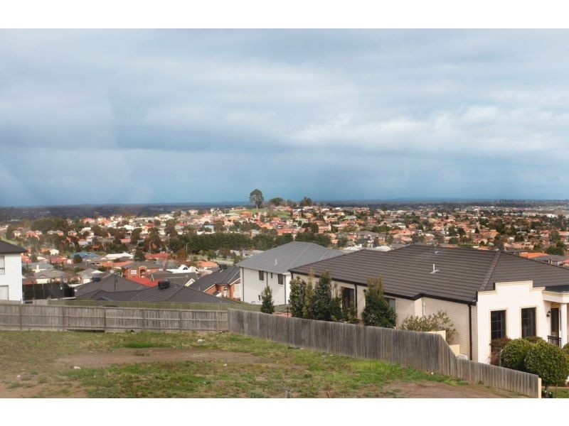66 Montbrae Circuit, Narre Warren VIC 3805