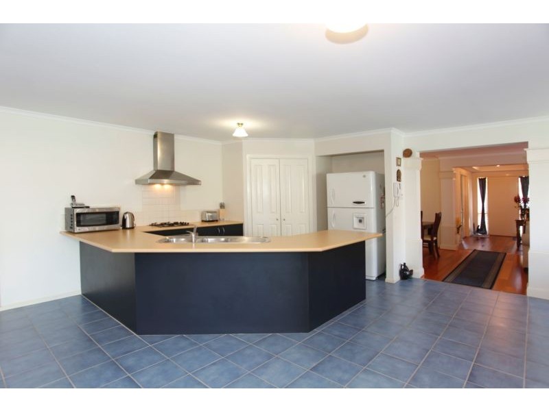 41 Sherwood Road, Narre Warren South VIC 3805