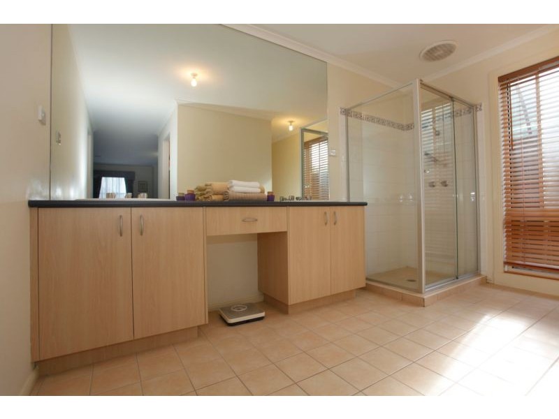 41 Sherwood Road, Narre Warren South VIC 3805