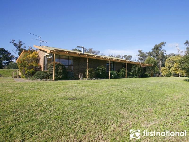 24 Larmour Rd, Pakenham VIC 3810