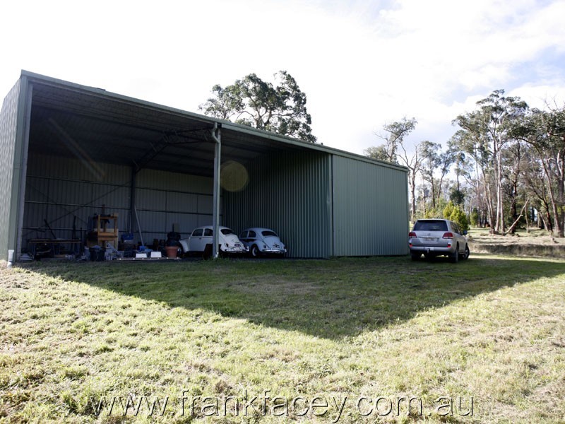 24 Larmour Rd, Pakenham VIC 3810