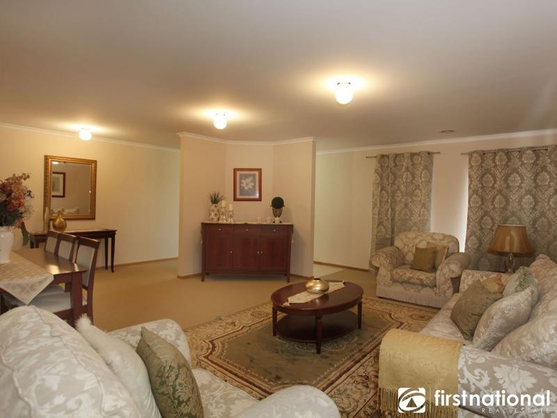 12 Waverley Close, Narre Warren VIC 3805