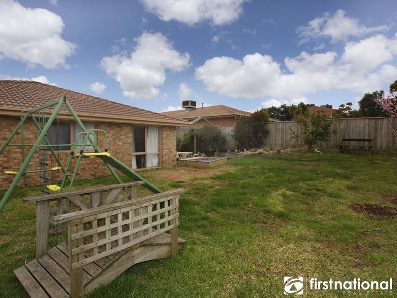 12 Waverley Close, Narre Warren VIC 3805