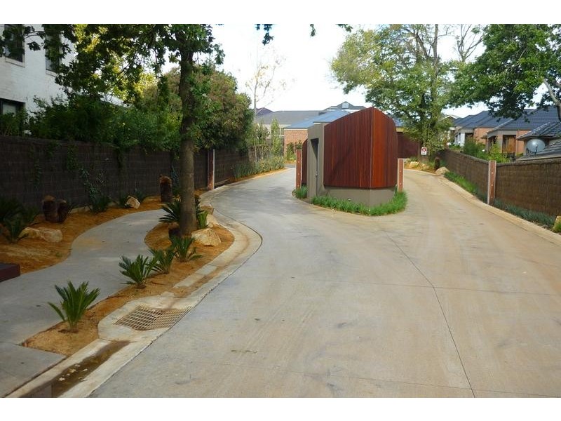12B-48 Langmore Lane, Berwick VIC 3806