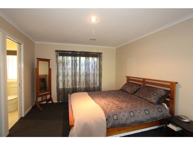 29 Lydia Mary Drive, Berwick VIC 3806