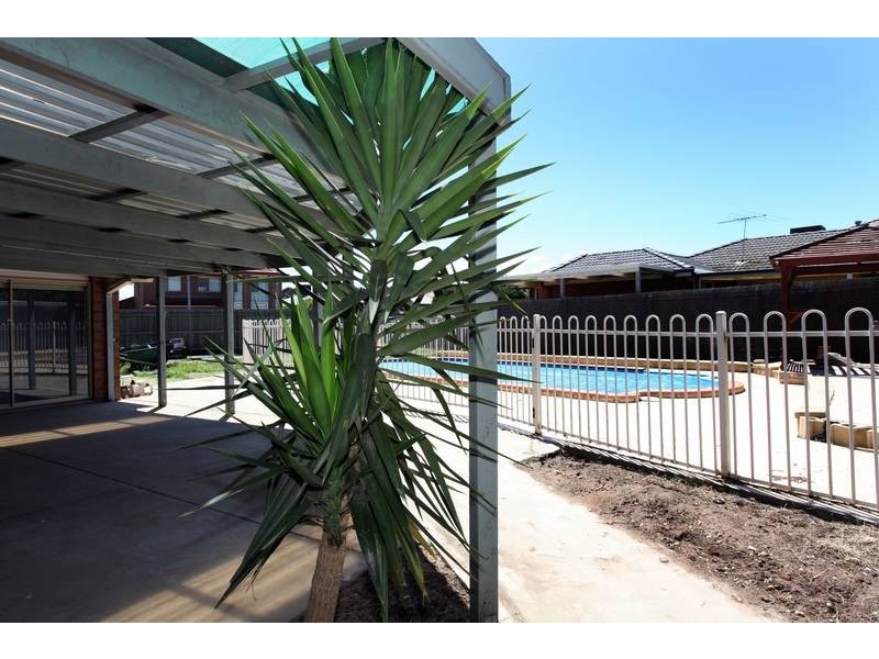 17 Meredith Close, Narre Warren VIC 3805