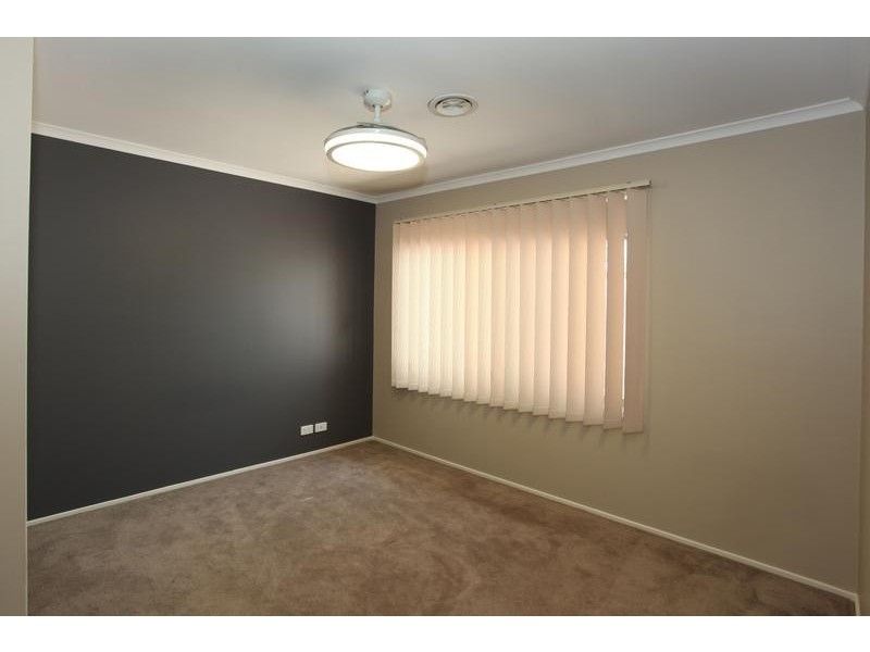 17 Meredith Close, Narre Warren VIC 3805