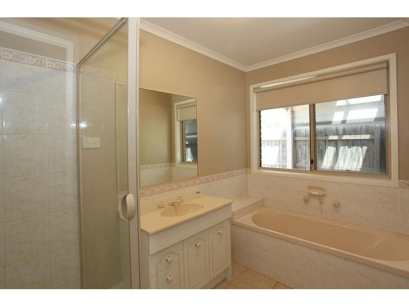 17 Meredith Close, Narre Warren VIC 3805