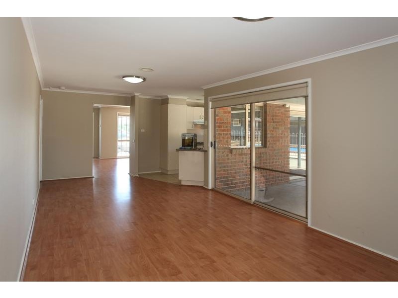 17 Meredith Close, Narre Warren VIC 3805