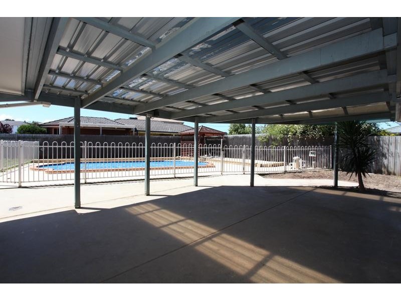 17 Meredith Close, Narre Warren VIC 3805