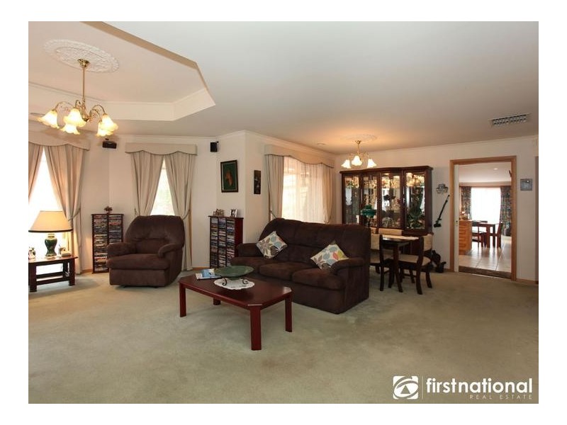 1 Charmouth Place, Narre Warren South VIC 3805