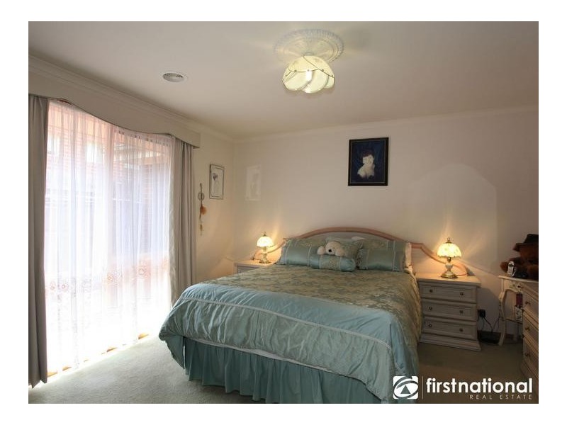 1 Charmouth Place, Narre Warren South VIC 3805