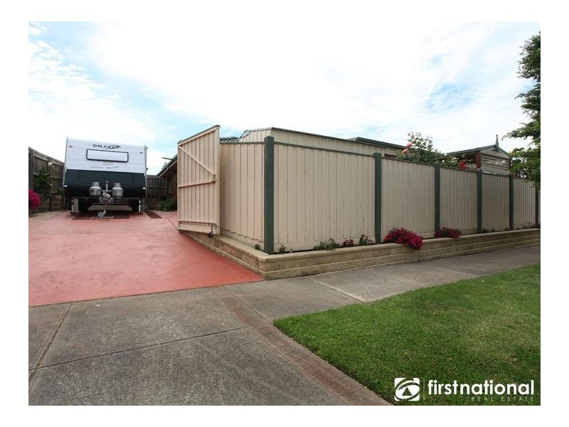1 Charmouth Place, Narre Warren South VIC 3805