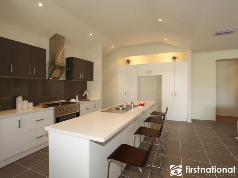 1 Treeview Lane, Narre Warren North VIC 3804