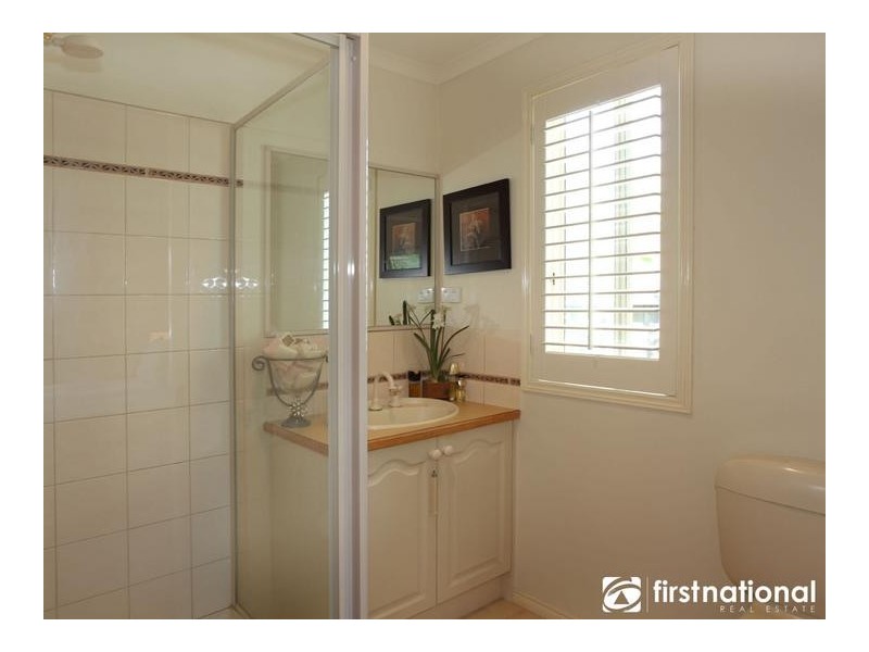 10 Kalastaire Grove, Berwick VIC 3806