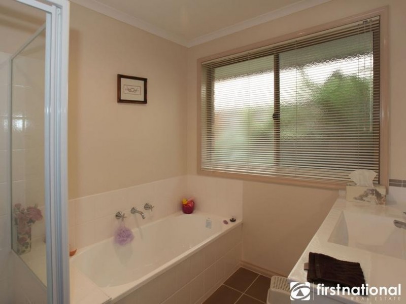 16 Bardsley Court, Narre Warren VIC 3805