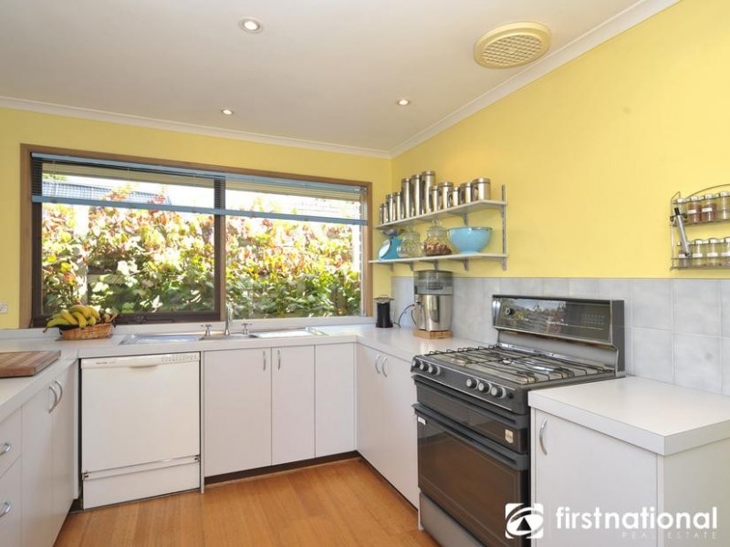 16 Eyebright Square, Hallam VIC 3803