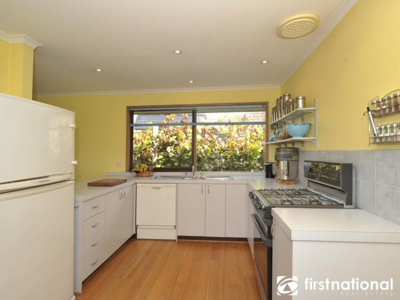 16 Eyebright Square, Hallam VIC 3803