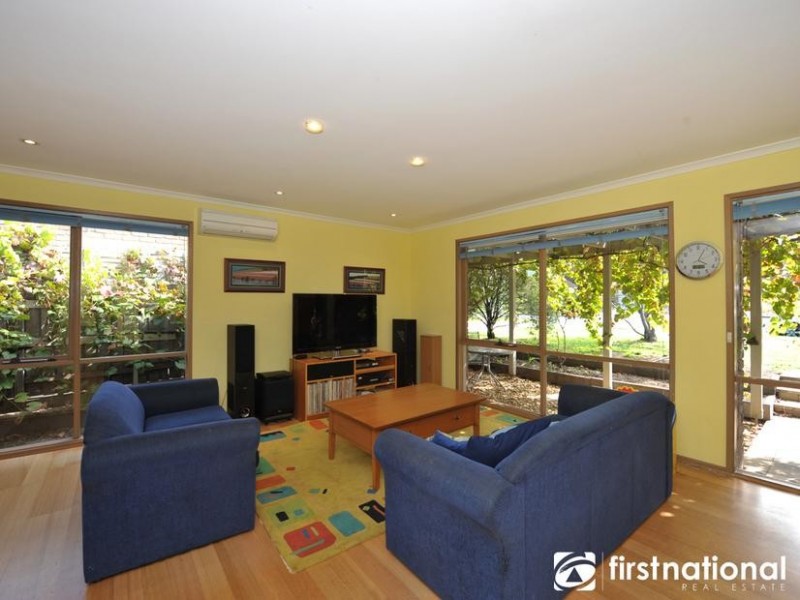 16 Eyebright Square, Hallam VIC 3803