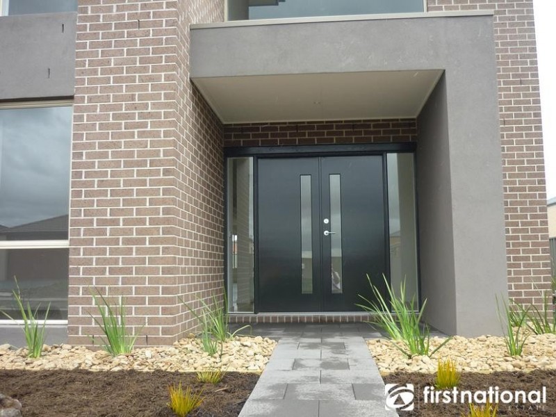 3 Tanner Avenue, Cranbourne East VIC 3977