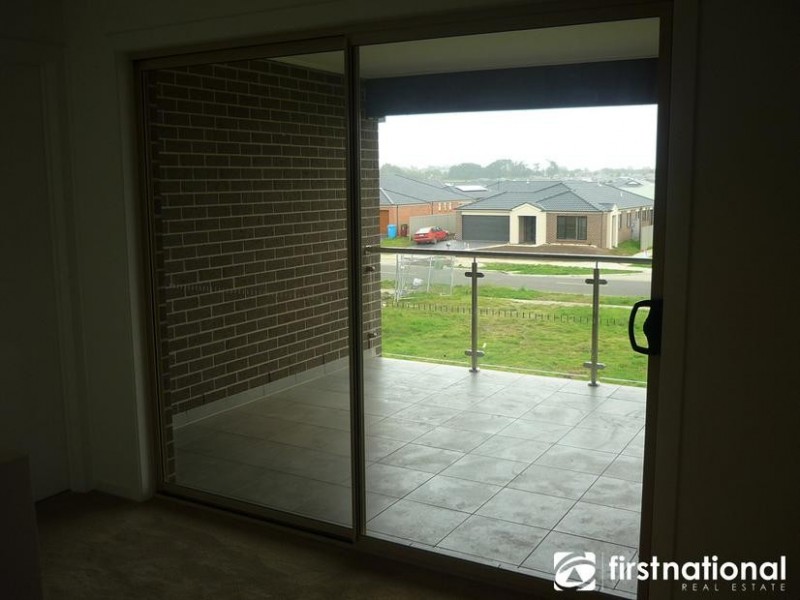 3 Tanner Avenue, Cranbourne East VIC 3977