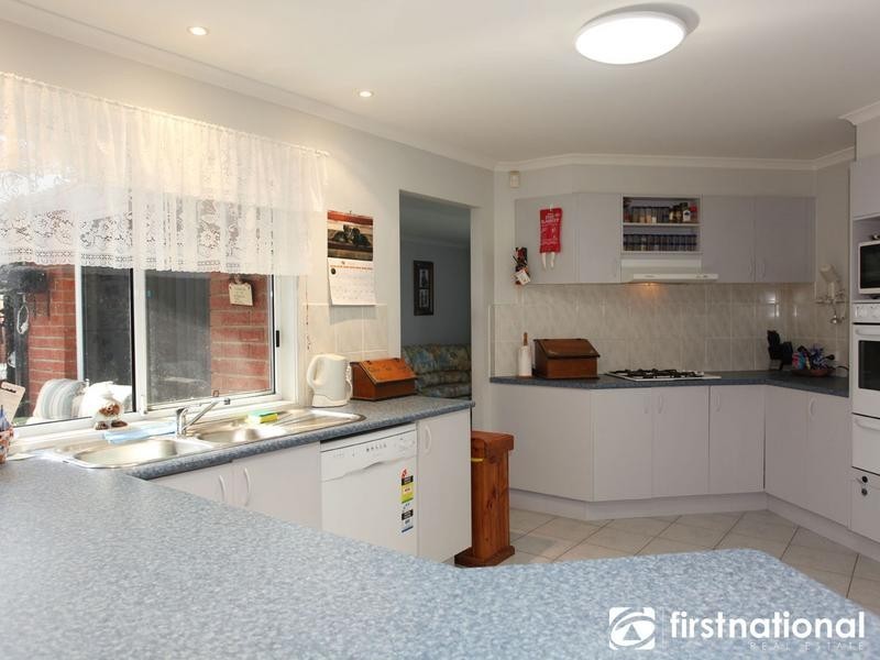 8 Highcliff Court, Narre Warren South VIC 3805