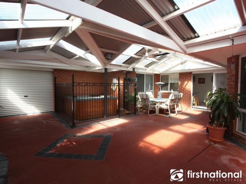 8 Highcliff Court, Narre Warren South VIC 3805