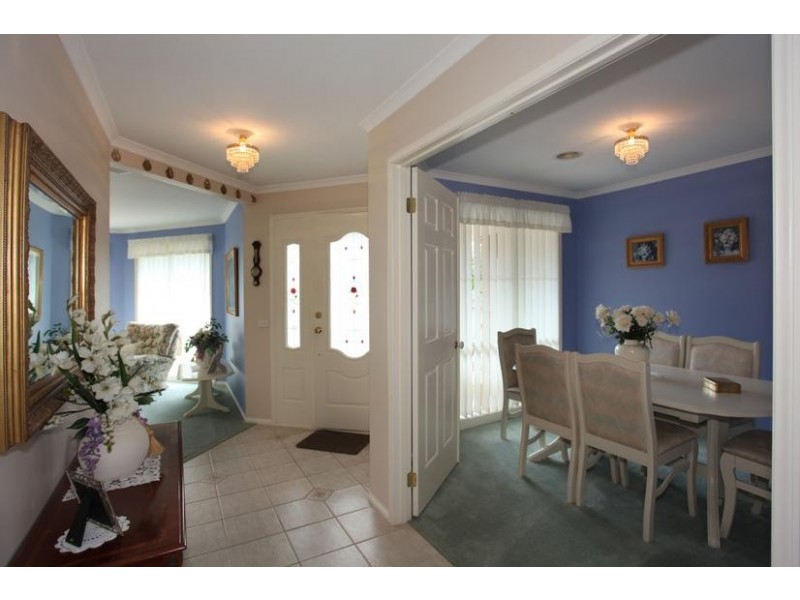 21 Sandalwood Drive, Narre Warren VIC 3805