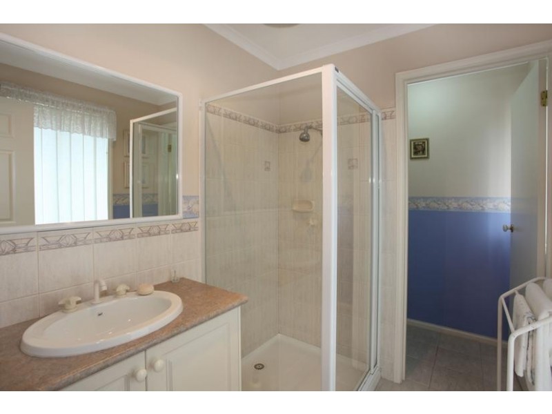 21 Sandalwood Drive, Narre Warren VIC 3805