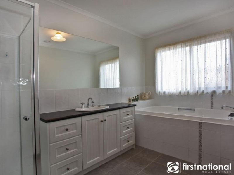 21 Garden View Court, Narre Warren North VIC 3804