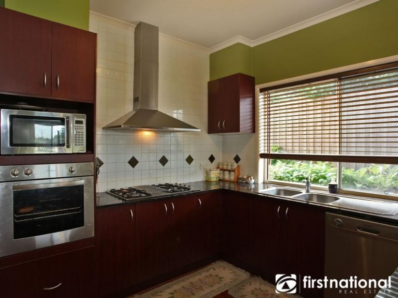 9 Grosvenor Place, Narre Warren North VIC 3804