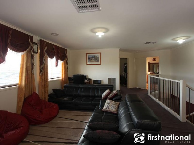 9 Grosvenor Place, Narre Warren North VIC 3804