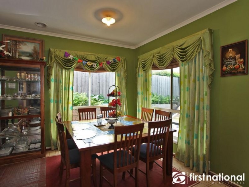 9 Grosvenor Place, Narre Warren North VIC 3804