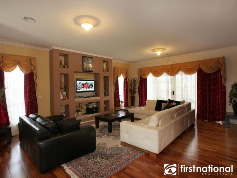9 Grosvenor Place, Narre Warren North VIC 3804