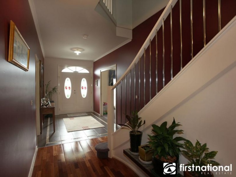 9 Grosvenor Place, Narre Warren North VIC 3804